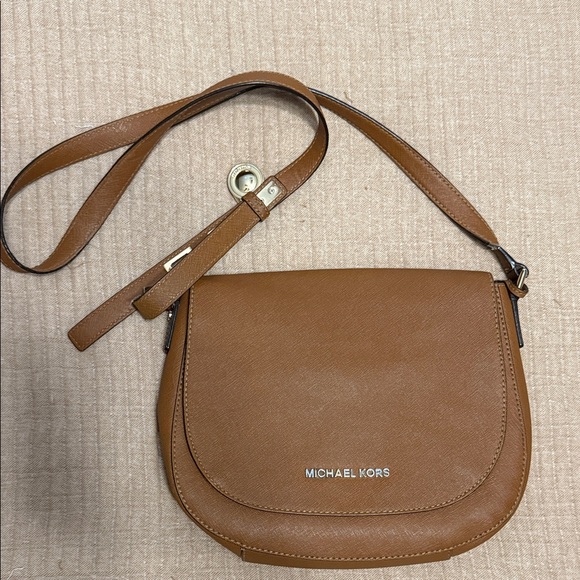Michael Kors Handbags - Michael Kors Tan Crossbody Bag